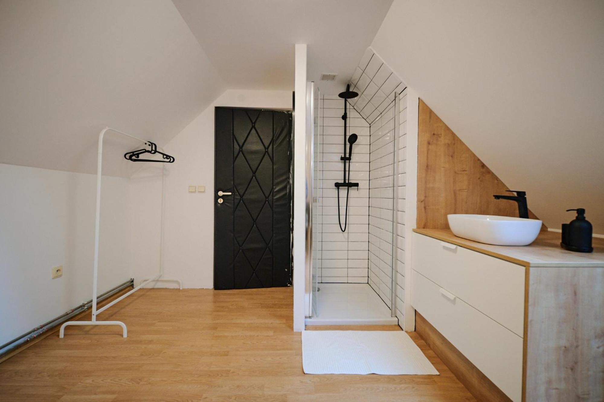 Kesta Apartman Martin Luaran gambar
